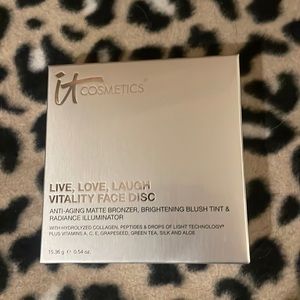 NIB, It Cosmetics Live, Love, Laugh Vitality Face Disk.
